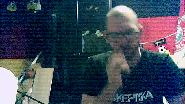 Snapshot of Die-geile-Sau chatting on October 25, 8:21 pm Die-geile-Sau online show from October 25, 8:21 pm