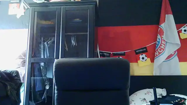 Die-geile-Sau online show from March 20, 12:53 pm