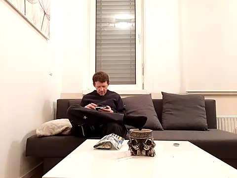 Snapshot of Ebinator666 chatting on January 7, 12:34 am Ebinator666 online show from January 7, 12:34 am