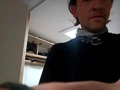 Snapshot of Ebinator666 chatting on October 19, 10:40 am Ebinator666 online show from October 19, 10:40 am