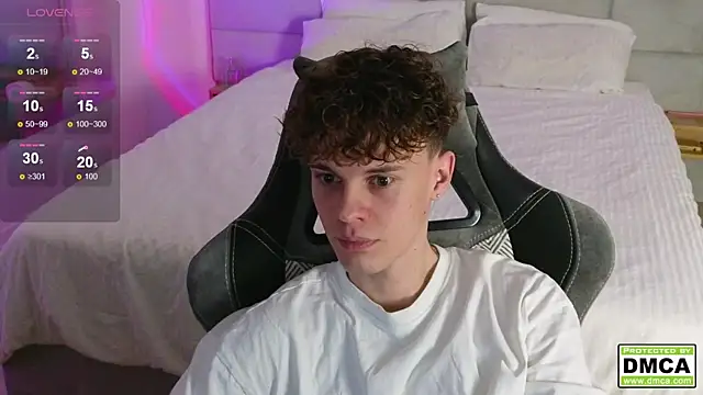 Snapshot of cute_thomas chatting on December 25, 8:07 pm cute thomas online show from December 25, 8:07 pm