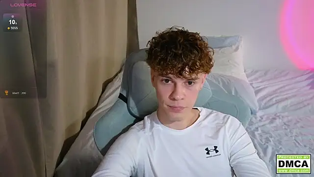 Snapshot of cute_thomas chatting on October 23, 7:28 pm cute thomas online show from October 23, 7:28 pm