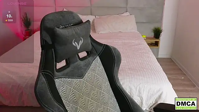 Snapshot of cute_thomas chatting on February 3, 8:13 pm cute thomas online show from February 3, 8:13 pm