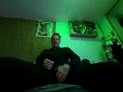 steveindahouse online show from November 23, 4:12 am