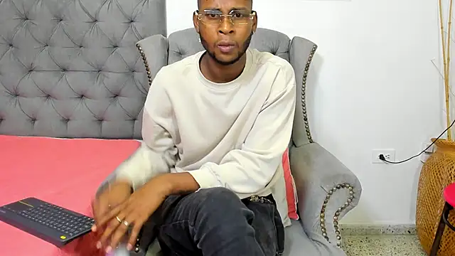 santhi lee online show from February 5, 2:19 am