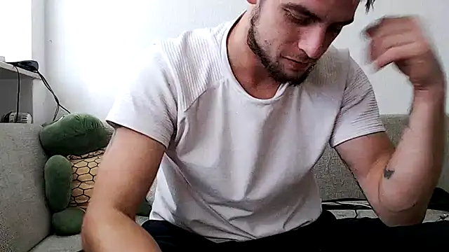 Snapshot of Youngtimer_1997 chatting on September 25, 7:18 am Youngtimer 1997 online show from September 25, 7:18 am