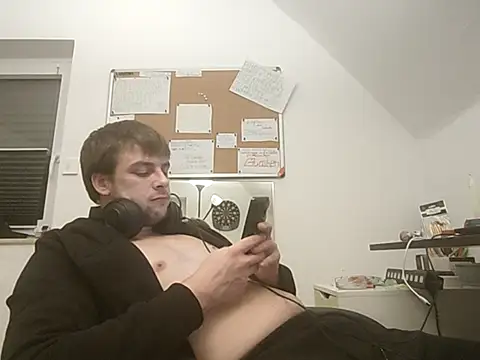 Snapshot of Youngtimer_1997 chatting on January 14, 1:26 am Youngtimer 1997 online show from January 14, 1:26 am