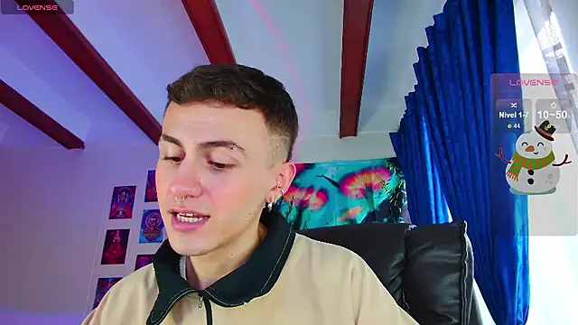 Snapshot of dimitri-bilak chatting on December 6, 10:19 pm dimitri-bilak online show from December 6, 10:19 pm