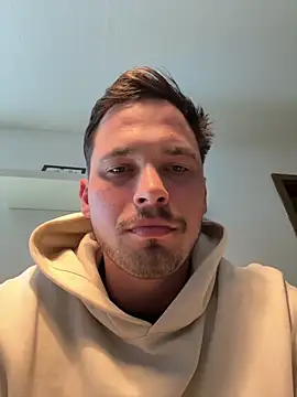 Jonkitzler1 online show from March 30, 11:22 am