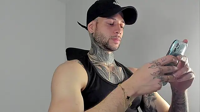  jamesleandros1 online show from September 28, 4:43 am