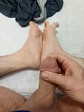 Snapshot of Hardapple01 chatting on December 9, 10:15 pm Hardapple01 online show from December 9, 10:15 pm