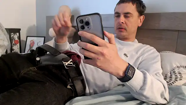 Snapshot of freddy0222222 chatting on October 7, 11:14 am freddy0222222 online show from October 7, 11:14 am