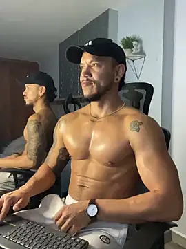 ARON TAYLER01 online show from February 10, 12:39 pm