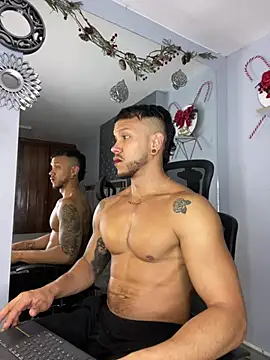 ARON TAYLER01 online show from December 7, 12:45 pm