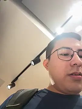 andrewmhilton  online show from December 3, 7:42 pm