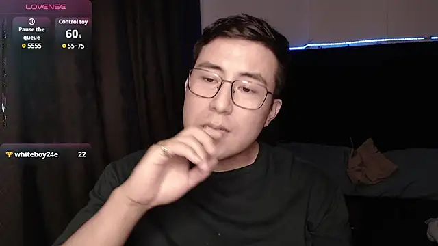 andrewmhilton  online show from February 4, 6:41 am