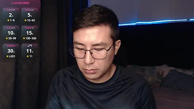 andrewmhilton  online show from December 17, 6:53 am