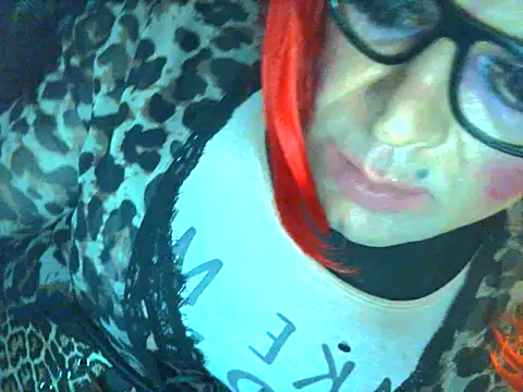 qwer1234 online show from April 19, 10:15 am