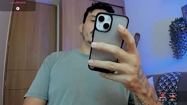alejandro stark online show from July 8, 6:34 pm