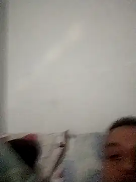 Snapshot of kevin613603 chatting on October 23, 8:18 am kevin613603 online show from October 23, 8:18 am