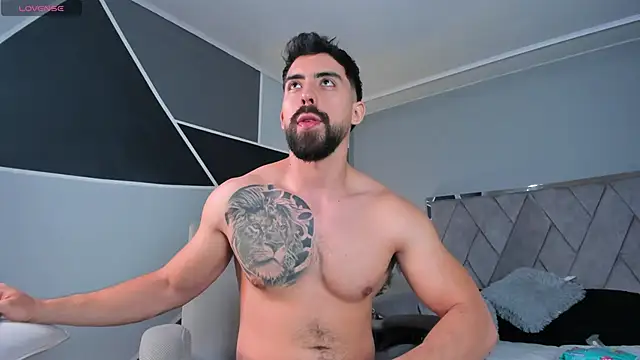 Snapshot of Markbrown chatting on December 15, 12:29 am Markbrown online show from December 15, 12:29 am