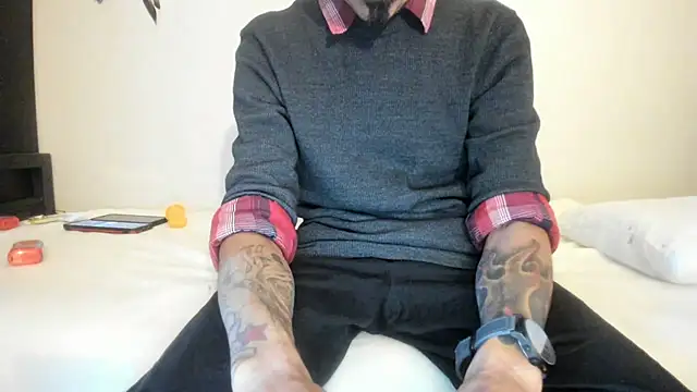 Snapshot of RoosterWabbit chatting on October 4, 8:46 pm RoosterWabbit online show from October 4, 8:46 pm