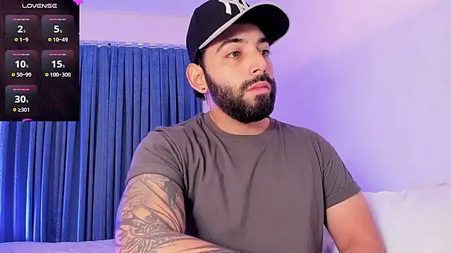 Snapshot of leo_thewolf_ chatting on October 20, 7:51 pm leo thewolf  online show from October 20, 7:51 pm