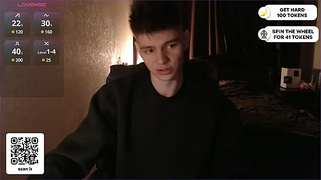 Snapshot of dantebigboi300 chatting on February 15, 5:28 pm dantebigboi300 online show from February 15, 5:28 pm