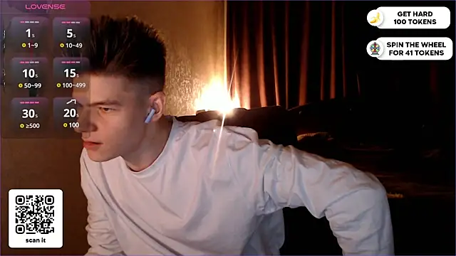 Snapshot of dantebigboi300 chatting on February 19, 5:27 pm dantebigboi300 online show from February 19, 5:27 pm