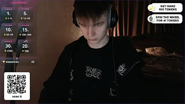 Snapshot of dantebigboi300 chatting on February 23, 6:41 pm dantebigboi300 online show from February 23, 6:41 pm