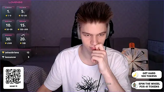 Snapshot of dantebigboi300 chatting on January 3, 5:20 pm dantebigboi300 online show from January 3, 5:20 pm