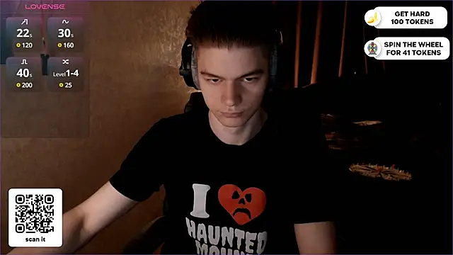 Snapshot of dantebigboi300 chatting on February 20, 8:14 pm dantebigboi300 online show from February 20, 8:14 pm