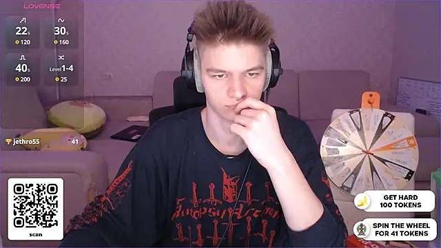 Snapshot of dantebigboi300 chatting on December 24, 7:33 pm dantebigboi300 online show from December 24, 7:33 pm