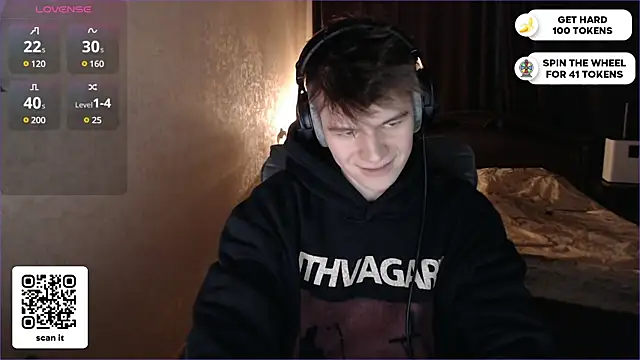 Snapshot of dantebigboi300 chatting on February 9, 6:05 pm dantebigboi300 online show from February 9, 6:05 pm