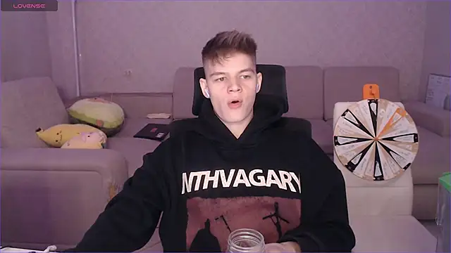 Snapshot of dantebigboi300 chatting on December 23, 9:29 pm dantebigboi300 online show from December 23, 9:29 pm