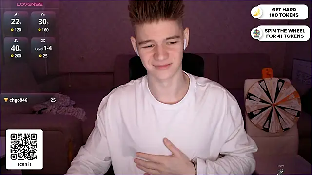 Snapshot of dantebigboi300 chatting on January 19, 12:17 am dantebigboi300 online show from January 19, 12:17 am