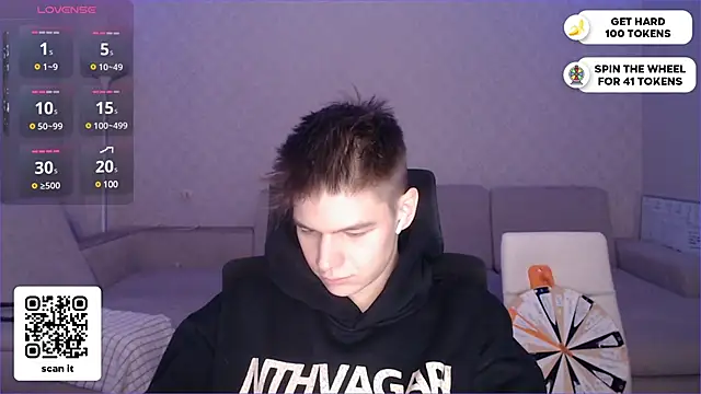 Snapshot of dantebigboi300 chatting on January 7, 4:27 pm dantebigboi300 online show from January 7, 4:27 pm