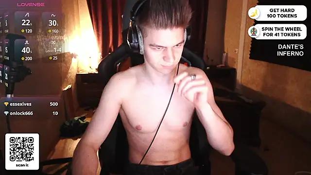 Snapshot of dantebigboi300 chatting on March 5, 6:45 pm dantebigboi300 online show from March 5, 6:45 pm