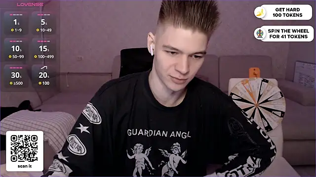 Snapshot of dantebigboi300 chatting on January 15, 12:19 am dantebigboi300 online show from January 15, 12:19 am