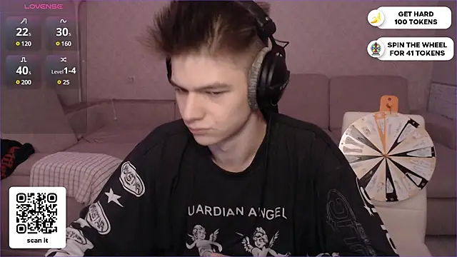 Snapshot of dantebigboi300 chatting on January 4, 4:22 pm dantebigboi300 online show from January 4, 4:22 pm