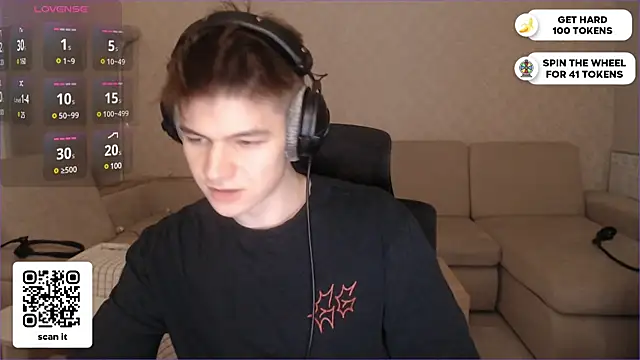 Snapshot of dantebigboi300 chatting on January 6, 4:55 pm dantebigboi300 online show from January 6, 4:55 pm