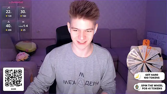 Snapshot of dantebigboi300 chatting on December 26, 8:11 pm dantebigboi300 online show from December 26, 8:11 pm