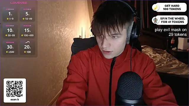 Snapshot of dantebigboi300 chatting on February 11, 5:50 pm dantebigboi300 online show from February 11, 5:50 pm