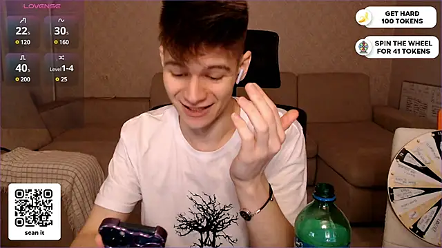 Snapshot of dantebigboi300 chatting on January 23, 8:35 pm dantebigboi300 online show from January 23, 8:35 pm