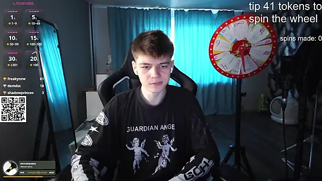 Snapshot of dantebigboi300 chatting on October 9, 5:12 am dantebigboi300 online show from October 9, 5:12 am