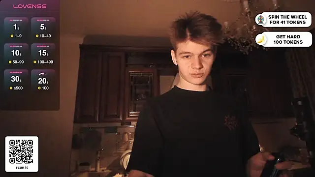 Snapshot of dantebigboi300 chatting on March 20, 8:40 pm dantebigboi300 online show from March 20, 8:40 pm