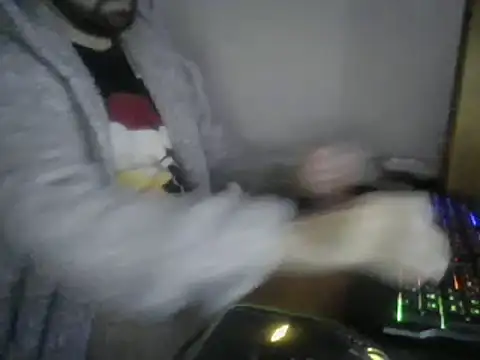 Snapshot of joaodias_97 chatting on December 29, 11:29 pm joaodias 97 online show from December 29, 11:29 pm