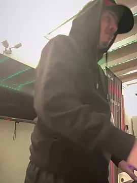 Snapshot of PeterGrandee chatting on January 12, 2:03 am PeterGrandee online show from January 12, 2:03 am