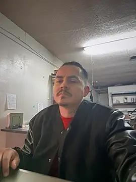 Snapshot of PeterGrandee chatting on March 3, 9:23 pm PeterGrandee online show from March 3, 9:23 pm