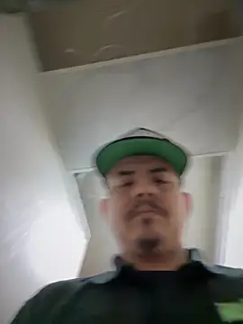 Snapshot of PeterGrandee chatting on February 19, 8:31 pm PeterGrandee online show from February 19, 8:31 pm